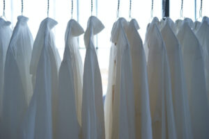jak usunąć nieprzyjemny zapach z ubrań po praniu