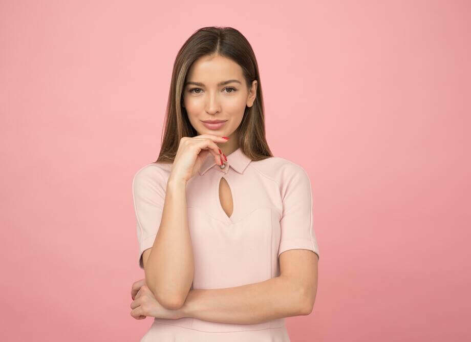 Sukienki do pracy na lato – jakie materiały sprawdzą się najlepiej?