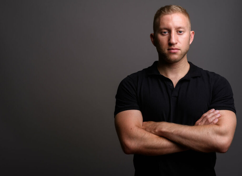 Koszulka polo jako gadżet reklamowy. Kiedy warto na nią postawić?