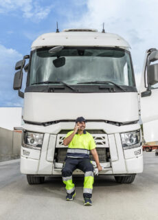 Jaka odzież robocza dla kierowcy samochodu ciężarowego? Radzimy