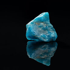 Akwamaryn – właściwości kamienia, który dodaje klasy i pewności siebie