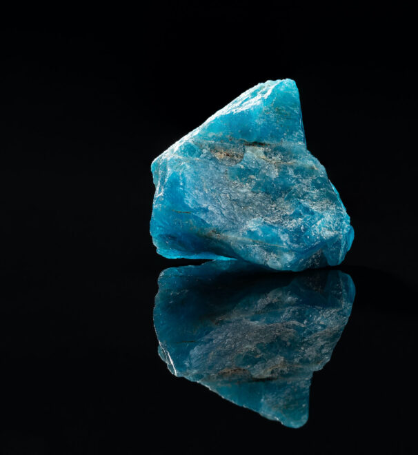 Akwamaryn – właściwości kamienia, który dodaje klasy i pewności siebie