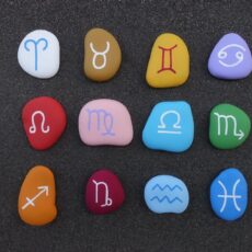 Jaki kamień do znaku zodiaku? Przewodnik po kamieniach naturalnych